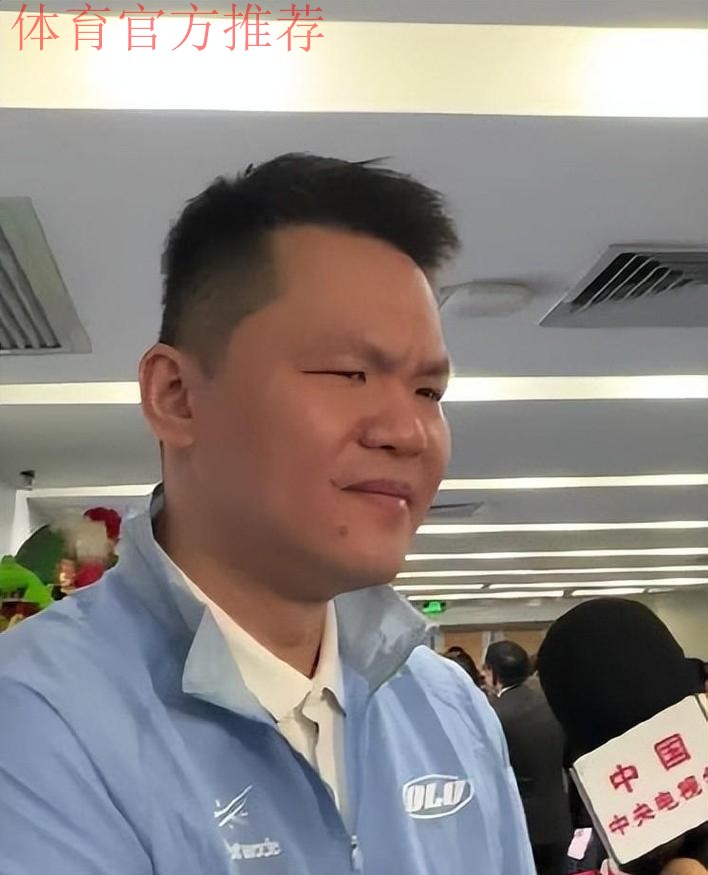 广东3消息！杜锋官宣徐杰接班人，朱芳雨重磅发声，新小外骑电驴